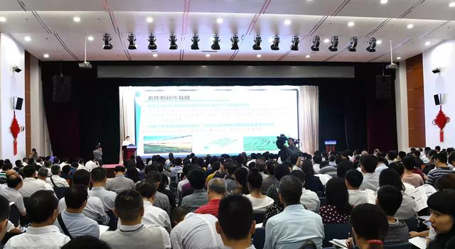 ��Ԓ�߶ˣ��Ƽ�����֮���� ��(qi��ng)�r(n��ng)֮���������Ї��r(n��ng)�I(y��)�ƌW(xu��)ԺԺ�L���A��Մ�r(n��ng)�I(y��)�Ƽ��l(f��)չ